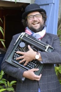Écrivain à la machine à écrire